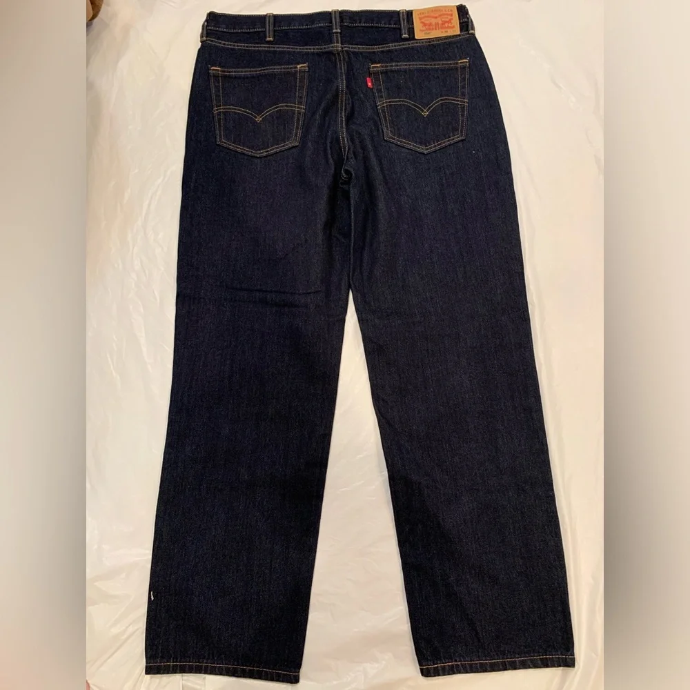 Levi’s 550 Relaxed Fit Dark Wash Men’s Jeans 38x32